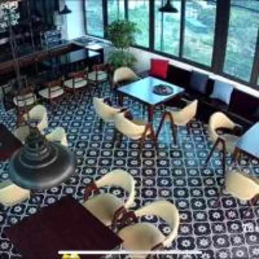 Anika Hotel Ха Лонг Екстериор снимка